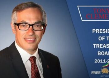 Hon. Tony Clement, Canadian Minister of Industry (2008-2011) Minister of Health (2006-2008)