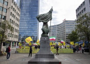Iranians-protesting-in Brussels